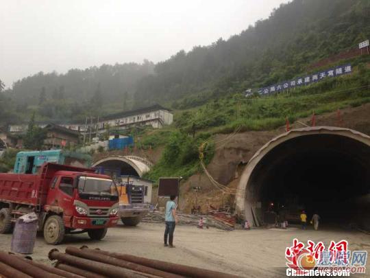   810Fʡʯhһڽٹ·l̮yӋ13˱ԮM